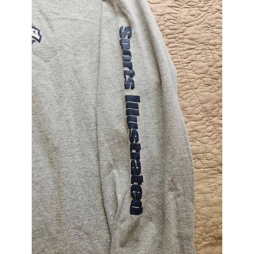 Denver Broncos Sports Illustrated Long Sleeve Gray Graphic T-Shirt, Size XL - Picture 3 of 6